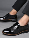 New embossed men's leather shoes