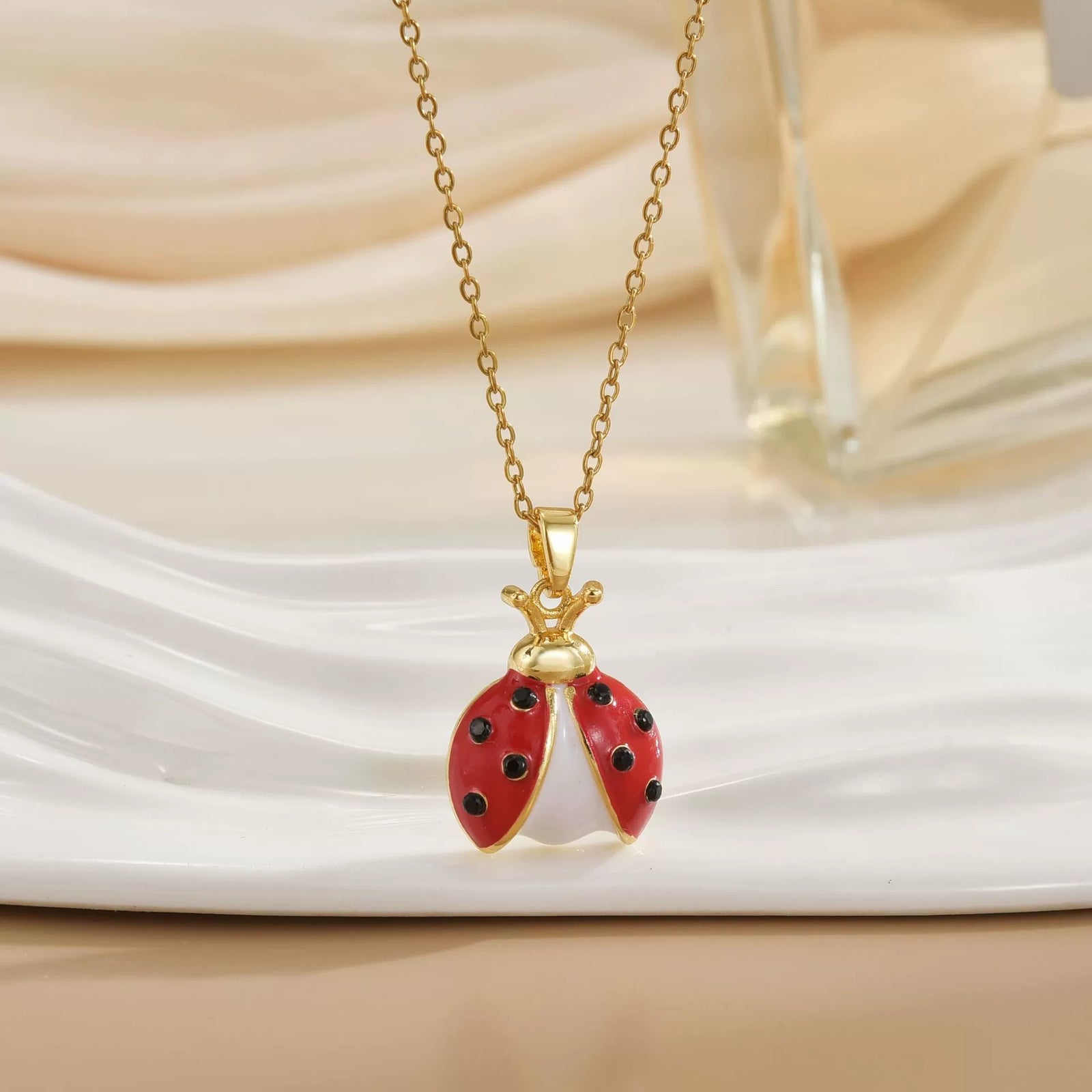 Women's Creative Cartoon Beetle Necklace Ladybug Pendant Jewelry Niche Temperament Versatile Clavicle Chain