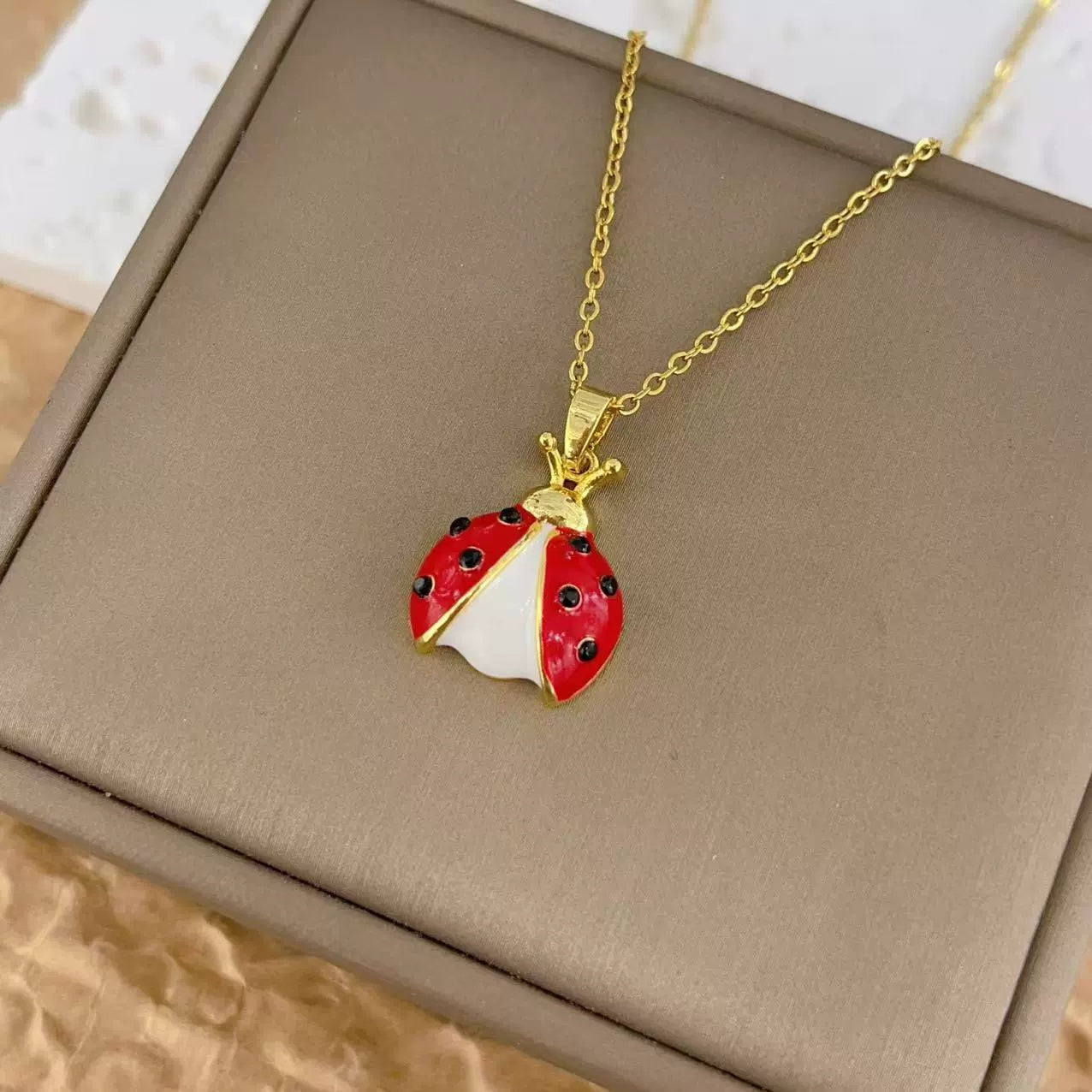 Women's Creative Cartoon Beetle Necklace Ladybug Pendant Jewelry Niche Temperament Versatile Clavicle Chain