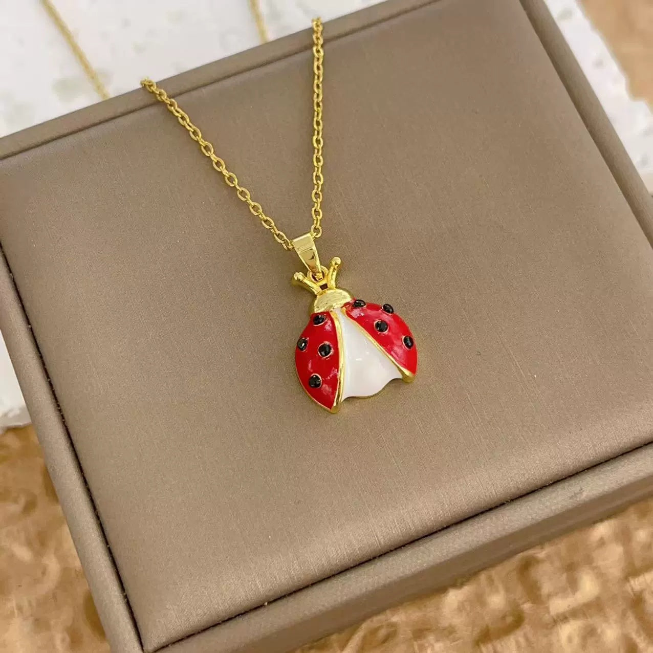 Women's Creative Cartoon Beetle Necklace Ladybug Pendant Jewelry Niche Temperament Versatile Clavicle Chain